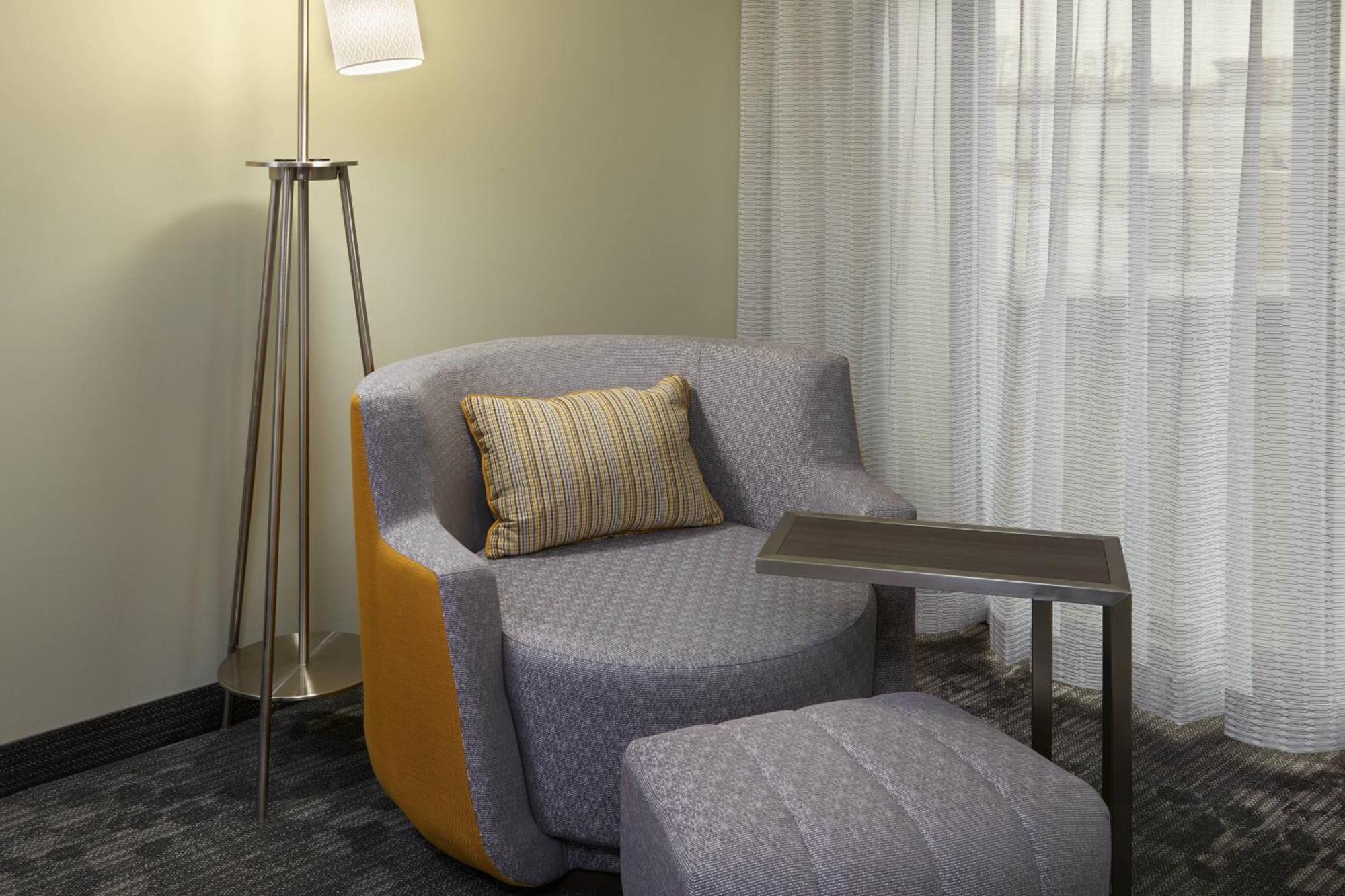 Hotel Courtyard By Marriott Oshawa Exteriér fotografie
